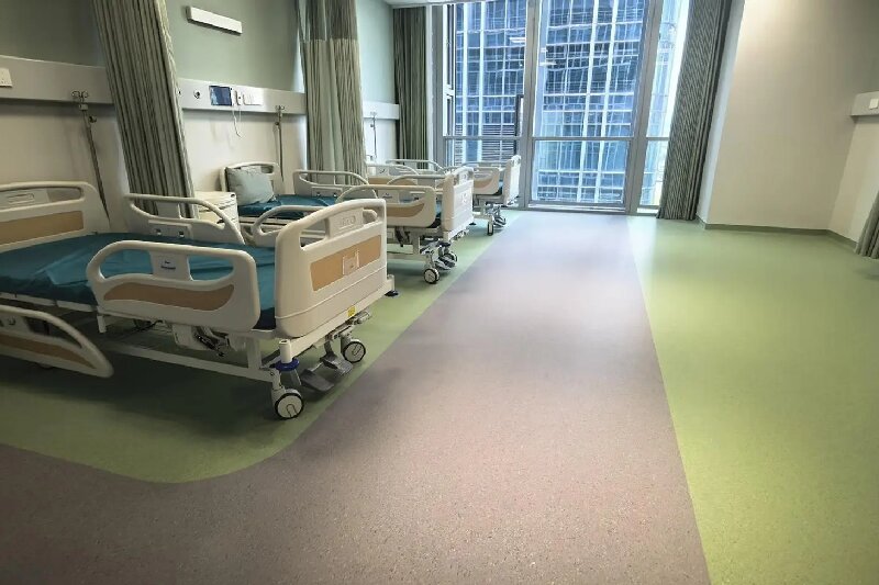 深圳濱海愛爾眼科醫(yī)院 × 潔福（潔弗樂）：動(dòng)力 + 埃特拉斯同質(zhì)透心地板 打造眼科專科醫(yī)療地面解決方案