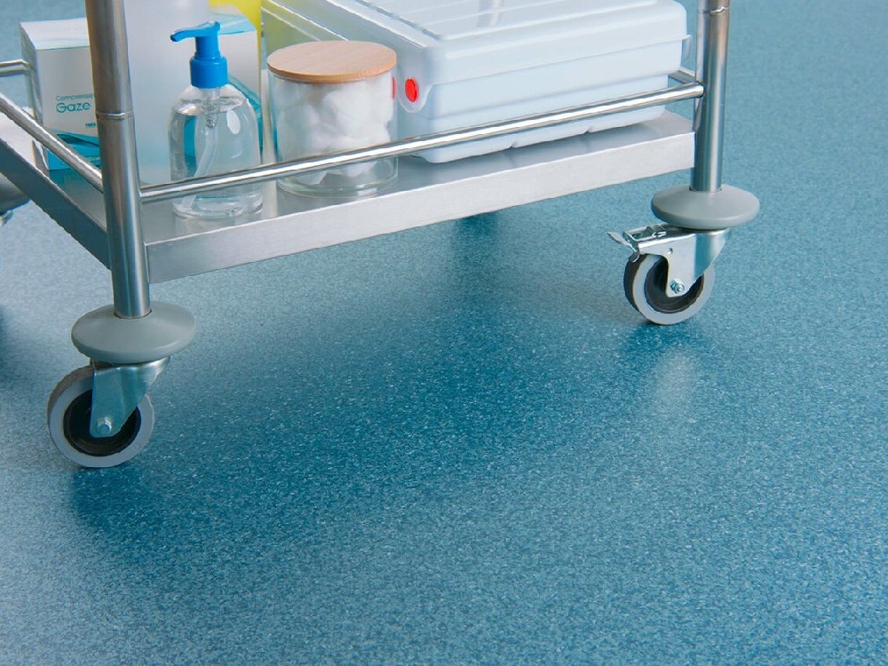 醫(yī)療地面材料新趨勢(shì)：抗菌 + 易消毒 + 環(huán)保 PVC 地板成首選