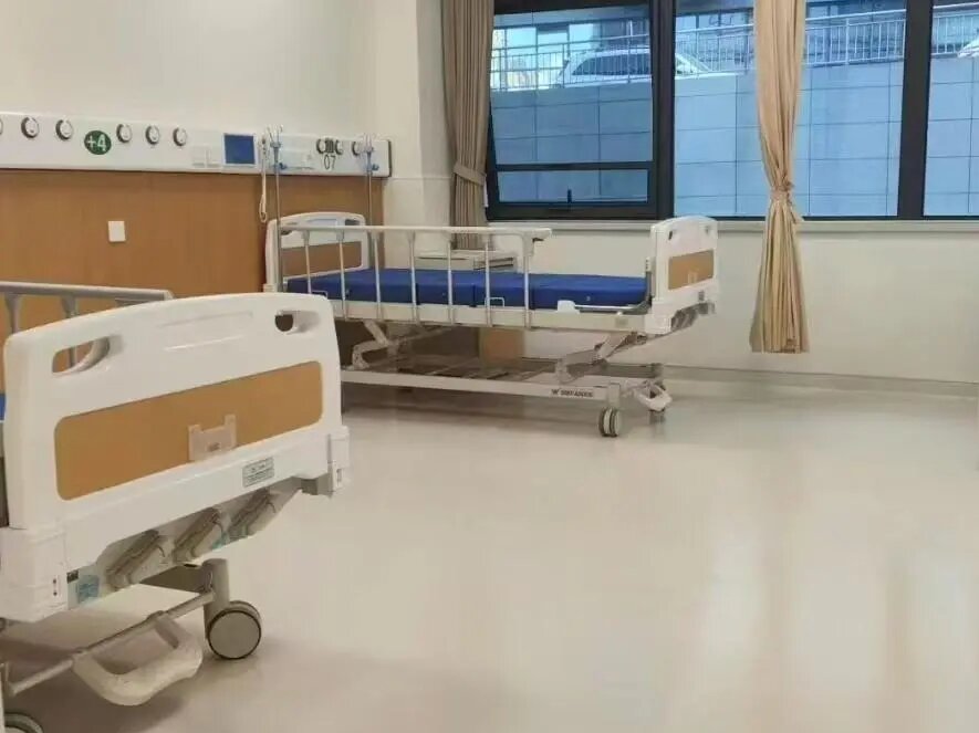 同質(zhì)透心地板的優(yōu)勢解析，為何適用于高流量場景